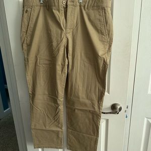 Mens causal pants. Stretch waist. Straight leg.